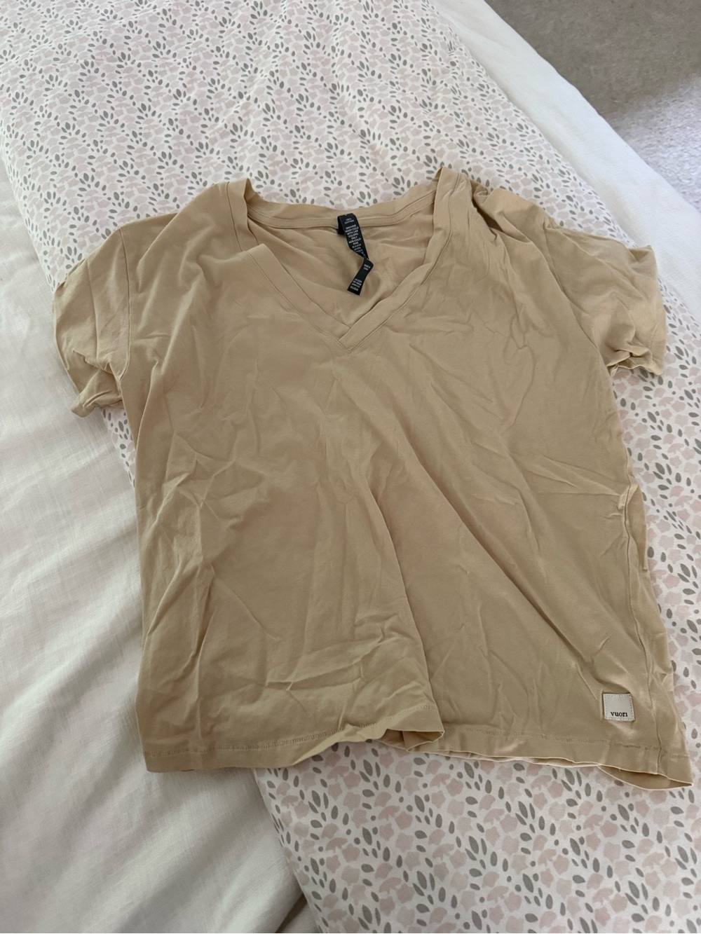 VOURI VNECK